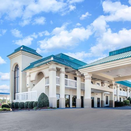 Days Inn By Wyndham Saint Pauls Εξωτερικό φωτογραφία