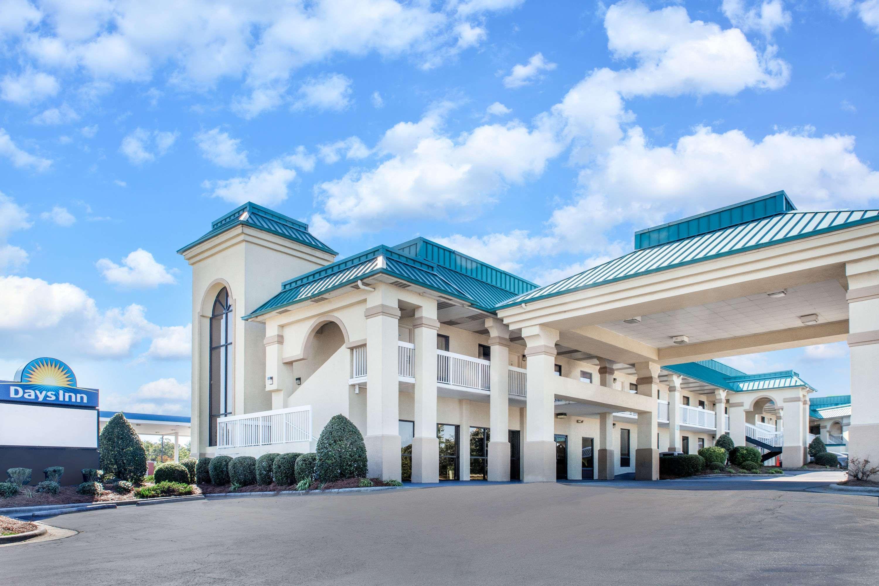 Days Inn By Wyndham Saint Pauls Εξωτερικό φωτογραφία