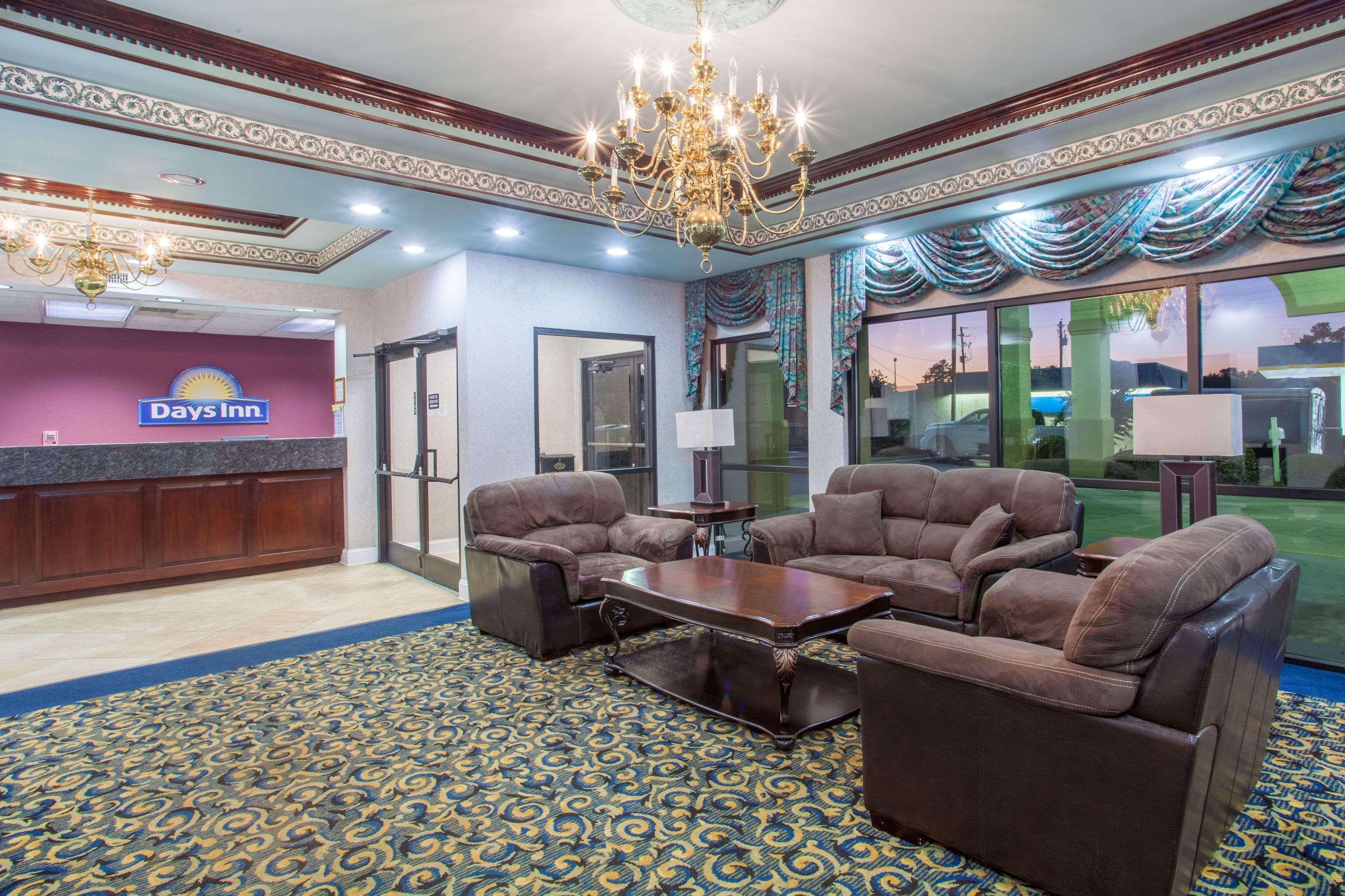 Days Inn By Wyndham Saint Pauls Εξωτερικό φωτογραφία