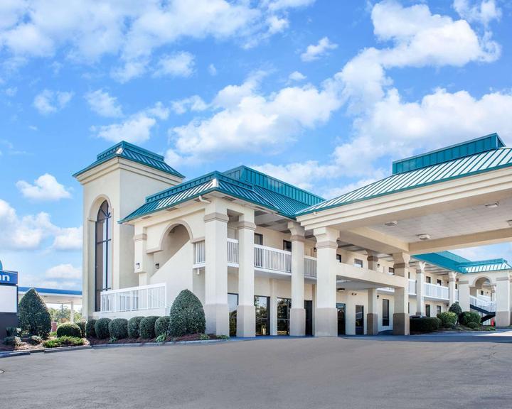Days Inn By Wyndham Saint Pauls Εξωτερικό φωτογραφία