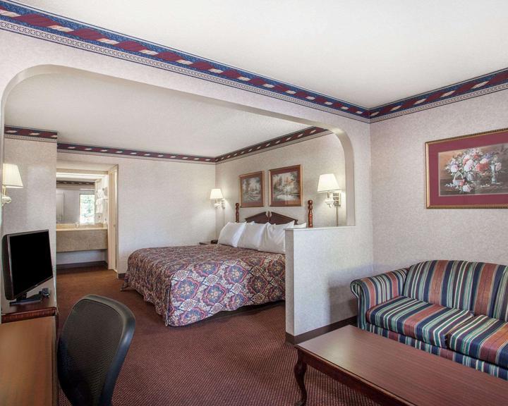 Days Inn By Wyndham Saint Pauls Εξωτερικό φωτογραφία